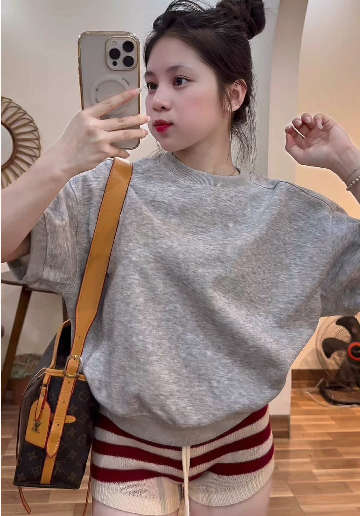 Áo baxy cộc tay xinh