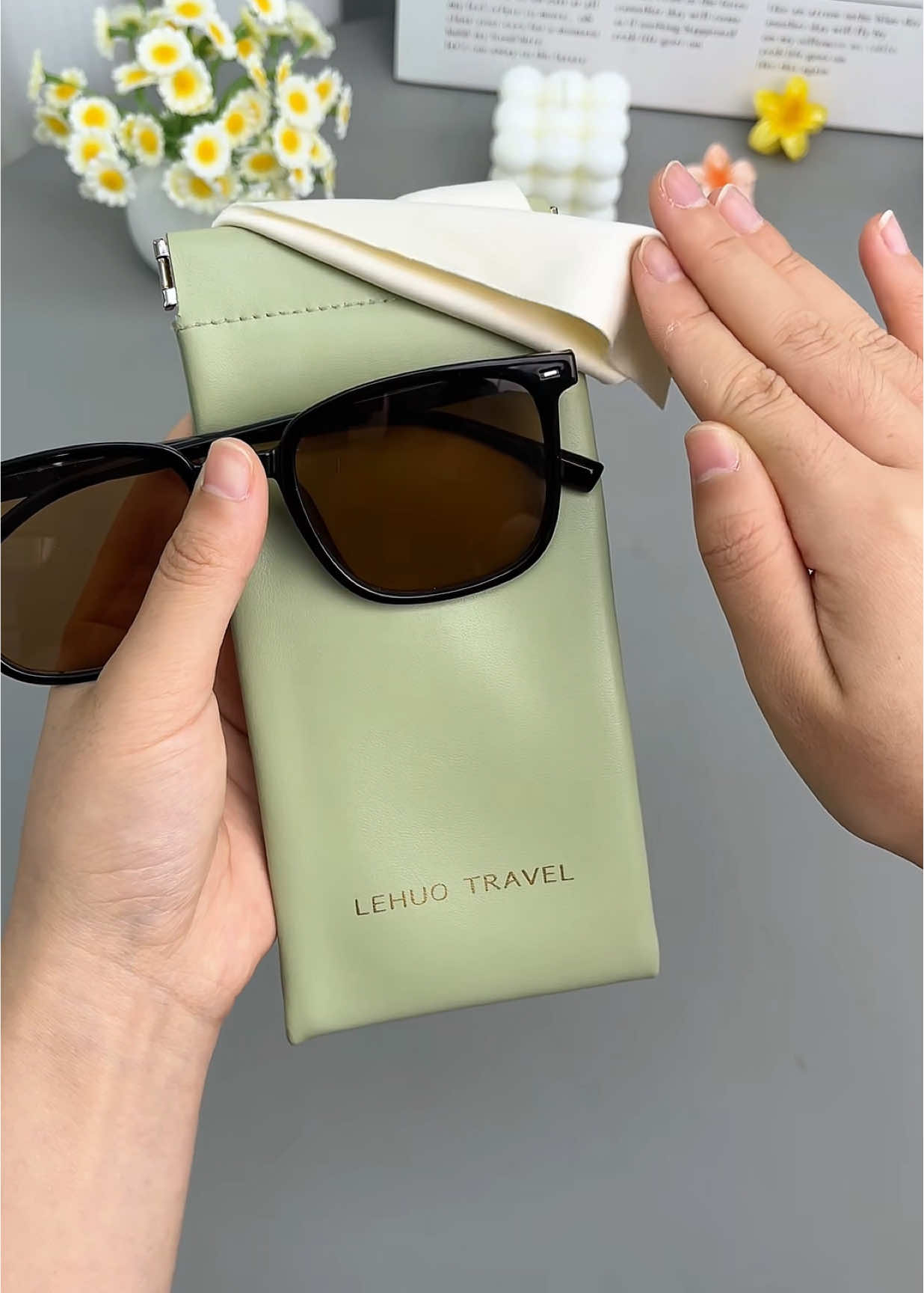 Sunglasses organizer pouch #organizer #pouch #bag #fyp #sunglasses #glasse #grwm #dailyuse #fall #fallfashion #fallvibes #trending #viral #essentials #change 