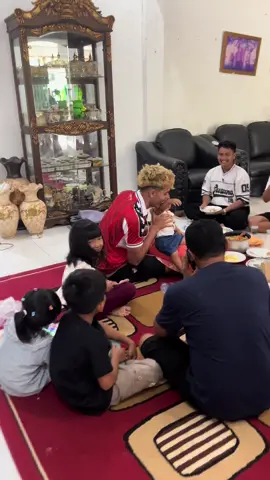 Sii adek nangis krna d pegang sma abg ais, klo kak Zhea mah nempel terus 🤣 #aisarkhaledd #aisarsultanmalaysia #fyp 