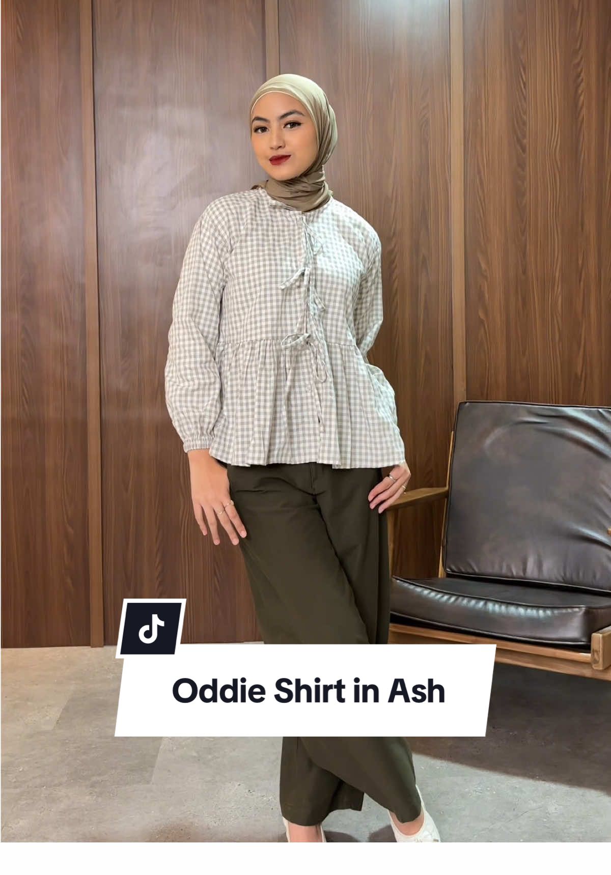 Perpaduan Oddie Ash pakai celana army 😍🫶🏻 >>>> #richdept #kemejawanita #kemejamurah #promokemeja #fitcheck 