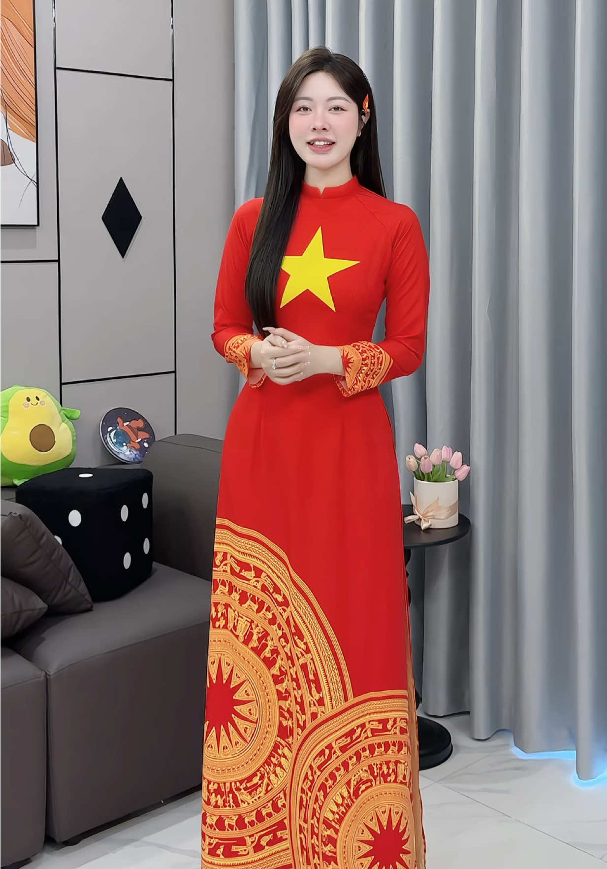Áo dài sao vàng chất lụa mềm 💕 #aodai #aodaisaovang #aodaivietnam #aodaitruyenthong #viral 