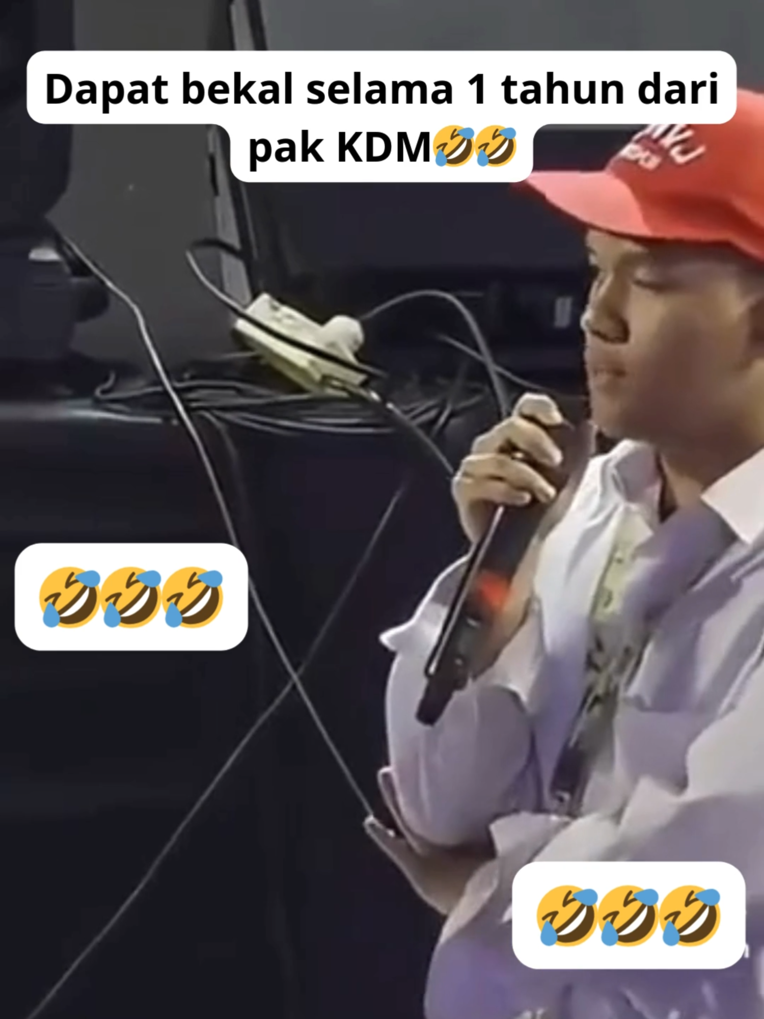 Rezeki nomplok! Dapat bekal selama satu tahun penuh dari Pak KDM. 🤣 Senangnya, enggak perlu pusing mikirin makan lagi! #KDM #kangdedimulyadi #gubernurjawbarat #KdmCalonRI #kdmpresiden2029 #satuharisatuvidio #satuvidiosatuhari