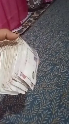 تحت رجل اي فلوس فلوس ما بتعملش رجاله رجاله هي اللي بتعمل الفلوس 🗡️🫡