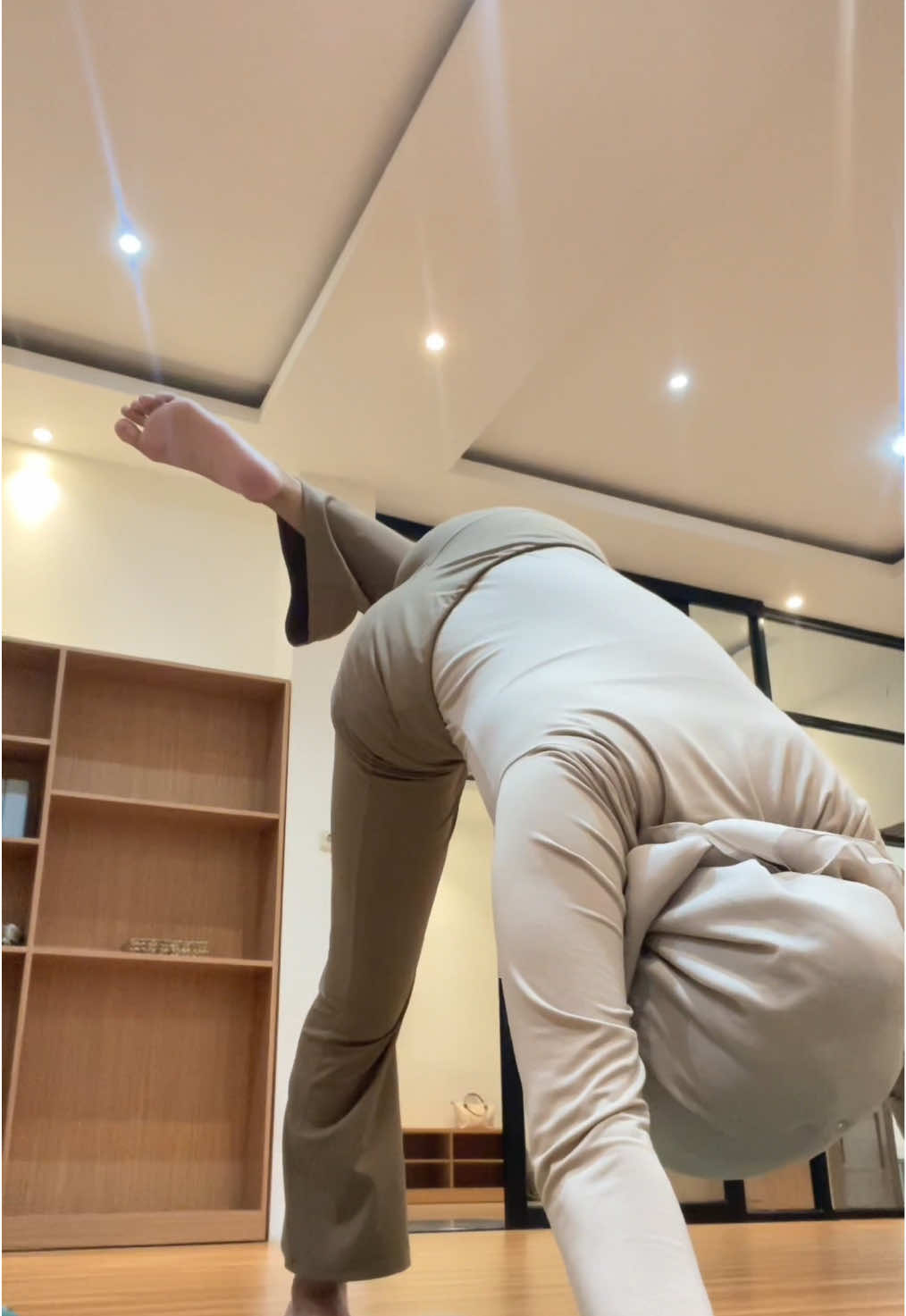 Gobyos berkat vinyasa flow🧘🏻‍♀️💦 #yogatok #yogapose #vinyasa 