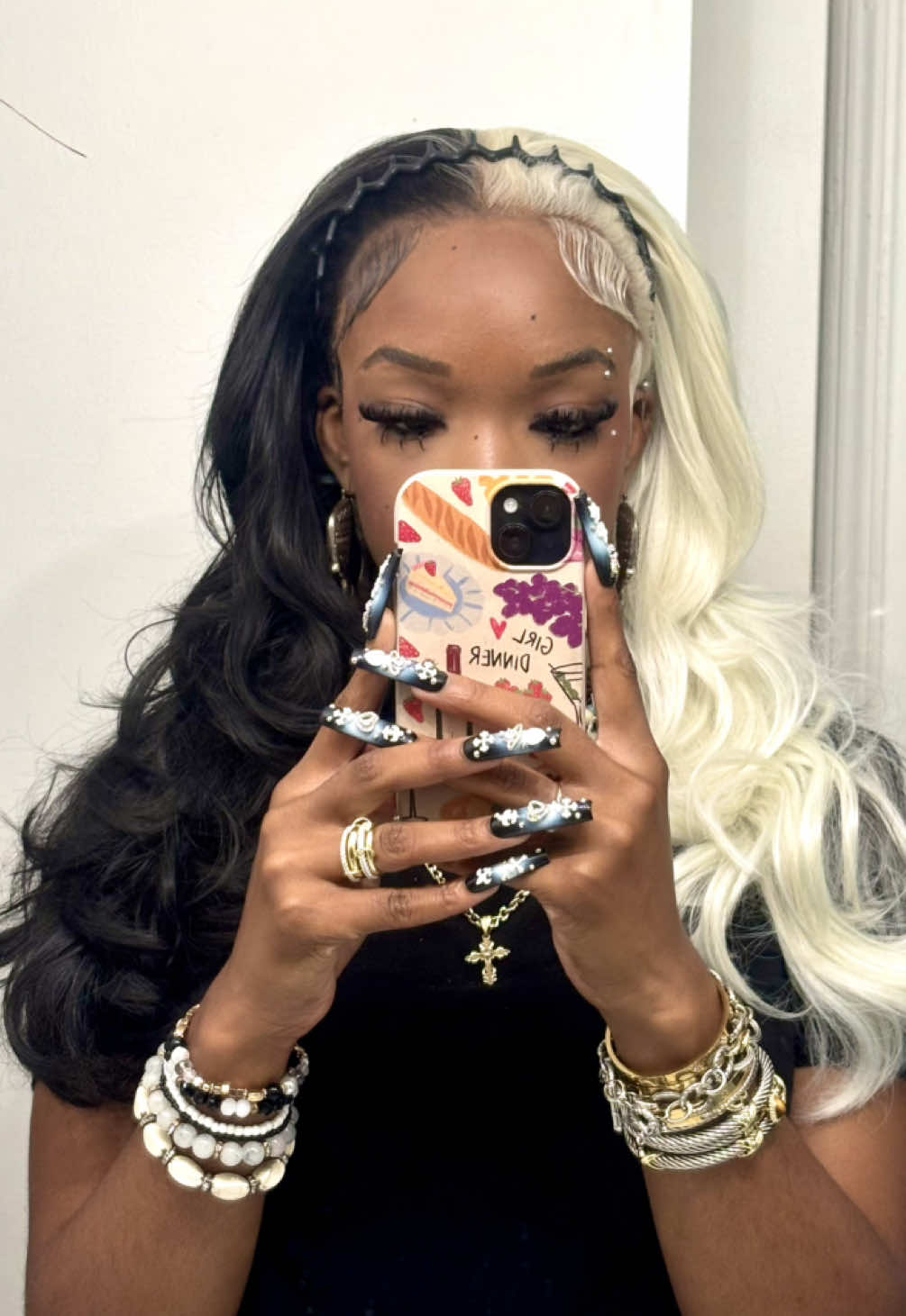 OMG IM INLOVE WITH THIS WIGGGG🖤🤍 @MITIMES HAIR  #awoosworld #wigwednesday #syntheticwig #wiginstall #wiginfluencer 