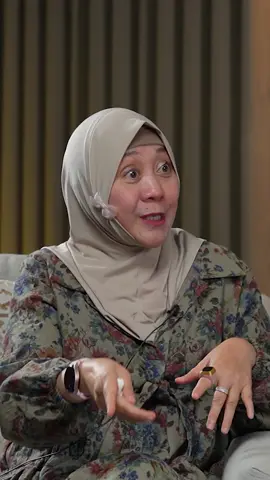 Cacing keluar dari vagina Raya