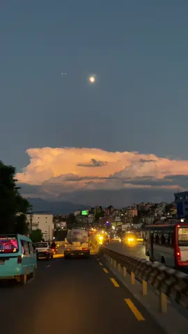 Sometimes i wish i was a cloud. #fyp #kalanki #clouds 