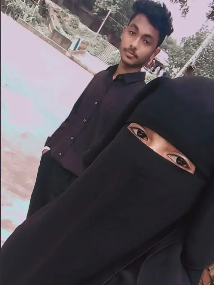 তবে কি এখানেই শেষ? একদম না,তুমিও একদিন আমায় মনে করবে!আমাকে এক নজর দেখার জন্য ছটফট করবে! আমার সাথে কথা বলার তৃষ্ণায় তোমার গলা শুখিয়ে উঠবে! হয়তো তোমার জীবনে কাঙ্ক্ষিত মানুষের অভাব হবে না!কিন্তু একদিন,আমার অভাবে তুমি মরিয়া হয়ে উঠবে!মহাবিশ্বের সমস্ত সুখ এনে দিলেও সেই অভাব পূরণ করতে পারবে না! তুমি সেদিন আফসোসের নরকে পুড়বে!পাগলের মতো তন্নতন্ন করে আমাকে খুঁজবে!কিন্তু,আমাকে পাবে না! আমি যখন তোমার পাশে ছিলাম তখন তুমি আমার উপস্থিতি টের পাও নাই!মানুষ নাকি চোখ দেখলেই সব বুঝে যায়!আমি সেদিন সব বলেও বুঝাতে পারি নাই!কলিজা ছিঁড়ে যাওয়ার মতো সময়ও পার করেছি!শত চেষ্টার পরে-ও আমার ব্যাথা গুলো তোমার হৃদয় স্পর্শ করে নাই! ধ্বংসের মুখে দাঁড়িয়েও তোমার সুখ চেয়েছি!নিজেকে জ্বালিয়ে তোমায় আলো দিয়েছি!তোমাকে পাওয়ার যুদ্ধে নিজের সর্বস্ব দিয়ে চেষ্টা করেছি! কিন্তু তুমি? নিজের করে রাখবা বলে,কল্পনাতে'ও রাখলা না! মনে রেখো,তুমি পৃথিবীর সব পাইবা কিন্তু আমাকে আর পাইবা না!পৃথিবীর সব ভালোবাসা পাইলে'ও আমার ভালোবাসা আর পাইবা না!!