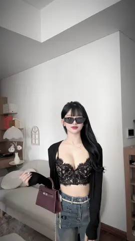 Vỗn dĩ không phải người yếu đuối, khi hết tiền lại cảm thấy chông chênh😩😩