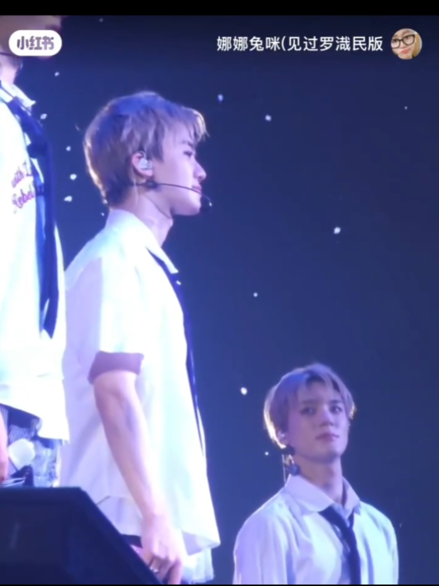 Jeno always adore his pretty princess 🖤 #nomin #jeno #jaemin 