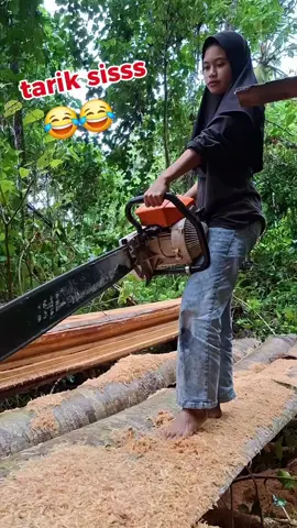 tancap gass.. belajar belah papan kayu 💪💪 #fyp 