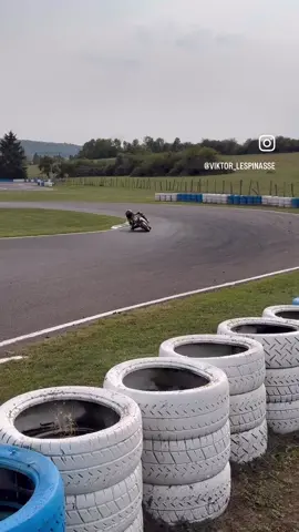 💨 Aujourd’hui, c’était séance d’entraînement en MiniGP 🏍️ Toujours à fond pour progresser et préparer les prochaines courses 🔥 La passion de la vitesse commence tôt 💪 #MiniGP #Moto #TrainingDay #FutureChampion #MotoGPdream     