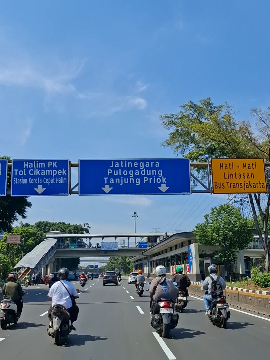 pesona cawang sebelum kemacetan melanda.. . . . . .#jakarta #jakartatimur #cawang 