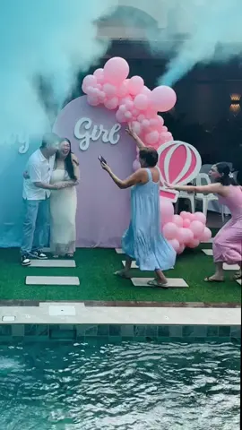 Nothing beats my mom and sister’s @kmdcaneja hilahan during our gender reveal! HAHAHAHA That's my mama!! Di nya napigilan bugso ng damdamin nya guys sinugod nya kami. Haha! No harm intended from my sister naman she just wanted it to be 