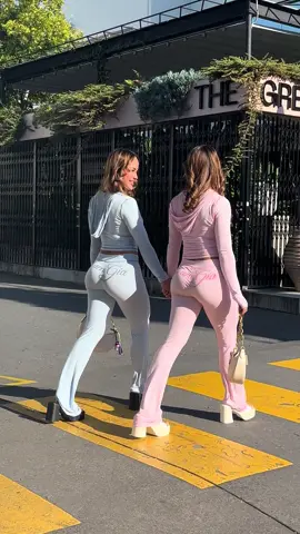 Hot girl walk 🩷🩵 @I AM GIA  #iamgia #OOTD #twins 