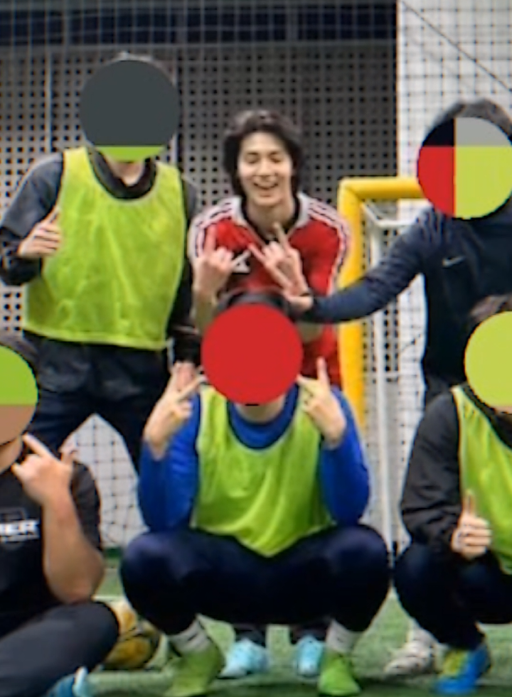 ajuy kayak tipe2 yg abis maen futsal, trus upload pake caption 