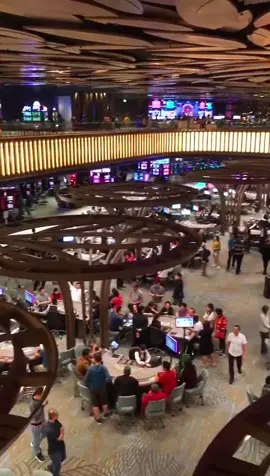 人生就是一场赌博，赌赢了笑看人，赌输了从头再来，如果不敢赌，你连赢的机会都没有