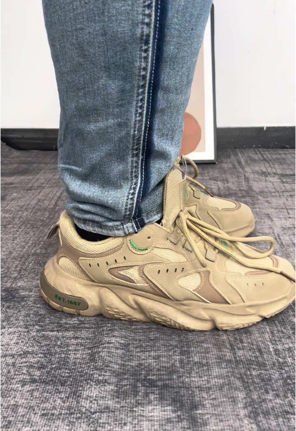 This sneaker is perfect for gym and work #tiktokshopbacktoschool #backtoschool #dealsforyoudays #fallfashion #fallshoes #tiktokmademebuyit #walkingshoes #falldealsforyou #comfyshoes #sportshoes 