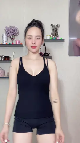 Buổi 5 học xoay hông mà quay 100 cái video ko được đăng lấy độc lực học tiếp 😊