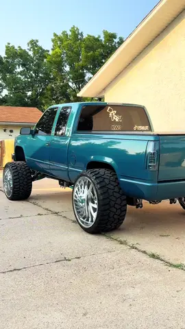 Layed back like normal #k1500life #airbags #fyp #3linksuspension #26x16 