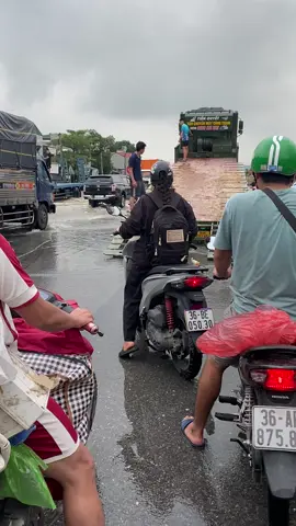 Miền trung hôm nay ngập quá 