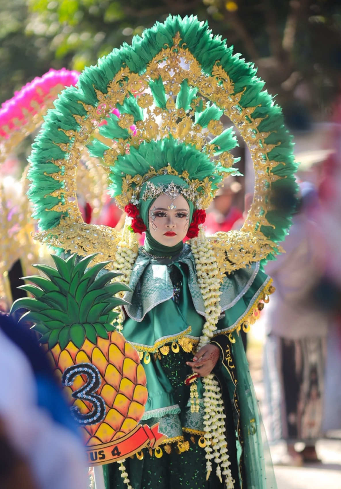 Dari MUA mana saja nih yang menghias Maskot Karnaval di Pakong tadi pagi.😍📸. #KarnavalPakong #fypシ゚viral #kamerapamekasan #agustusan #karnval17agustusan #karnaval #fypppppppppppppppppppppppppppppppppppppppppppppppppppppppppppppppppppppp 