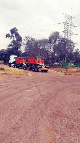 let's learn how to reverse  #tiktok_india #outfit #fyp #fypシ #truckdeivers #truck #LearnOnTikTok 