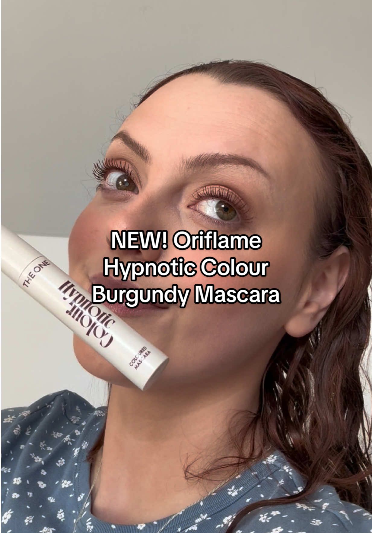 New from @Oriflame burgundy mascara 💜 perfect for the upcoming Autumn season 🍂 #oriflame #oriflameglobal #hypnoticcolour #burgundymascara #newmakeup 
