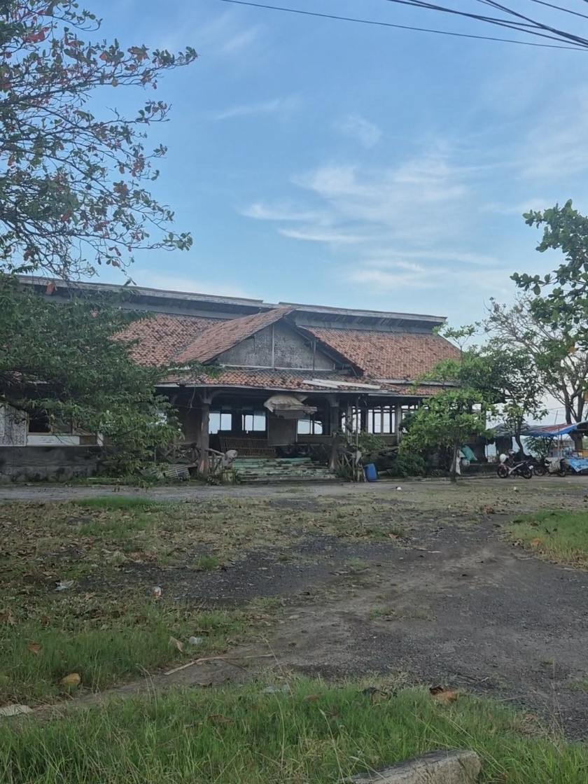 RM. Abah Pantura Indramayu yang sebelum ada Tol Cipali merupakan salah satu Rumah makan yang cukup ramai dikala itu  #wonderfulindramayu 