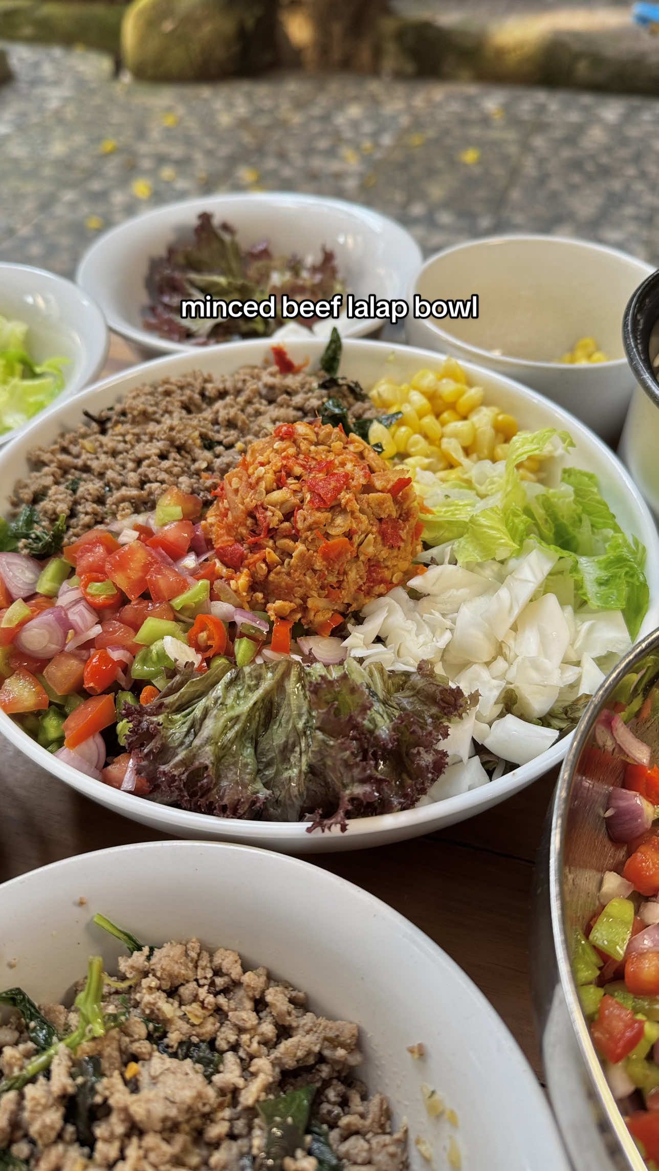 minced beef lalap bowl for lunch! #Recipe #ricebowl #saladbowl #FoodTok 