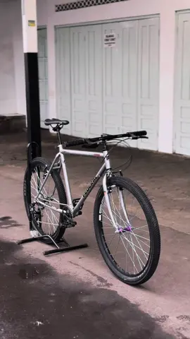 Silver⛓️ Order by Mr. A**** Sleman 📲Informasi dan pemesanan via WA 082232748285 📍Jalan Letkol Subadri No.74 Sleman  • #demam26 #tokosepedajogja #raihanbikeshop #raihanbikeshopjogja #commuterbike    
