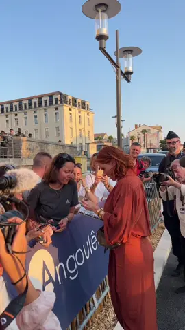 Signature d’autographes pour #DanyBoon et #AudreyFleurot !  #Regarde #FilmTok #OnRegardeQuoi 