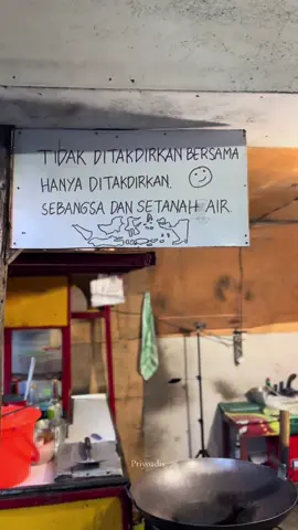 Tidak di takdirkan Bersama, Hanya di takdirkan Sebangsa dan SeTanah Air. Merdeka 😭😂✊🏻. #quotes #katakata #video #beranda #capcut #tiktok #fyp #xybca #fyppppppppppppppppppppppp #jatimpride #jowopride #nganjuk24jam #sukomoro #kediri24jam #CapCut #tiktokviral #nganjuk #jowostory #kuliner 