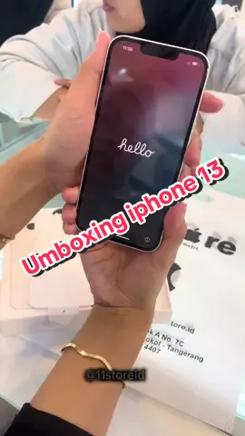 Nih buat kakak nya yang nabung nya belum cukup, disini kita bisa cicilan juga loh, lagi banyak promo🥳 ✅DP 0% ✅Geratis Admin ✅Free 2x cicilan ✅Free antigores + Sofcas + adaptor (kepala carger) 📍Tangcity Mall Tangerang  Wa 088268194407 #fyppp #fypdong #foryou #iphone #unboxing 