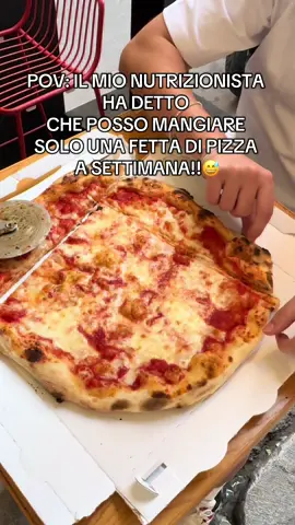 😅POV: IL MIO NUTRIZIONISTA HA DETTO CHE POSSO MANGIARE SOLO UNA FETTA DI PIZZA A SETTIMANA😅 ✨Pensate sia giusto? 😅😂 ‼️VIENI DA PIZZIS E SCOPRI LE NOSTRE PIZZE‼️ 📍VIA VITTORIO EMANUELE 147📍 #pizza #nutrizionista  #pizzis #unasolafetta #palermo #dovemangiare