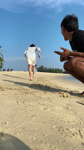 Abit late to the trend but legend has it that I am still chasing him, maybe if you come to Sentosa you can find us there hehehe #fyp #sgtiktok #malaysiatiktok #butterchicken #viral 