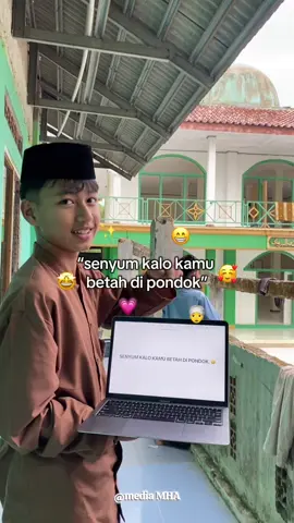 dinn?senyum nya gak kepaksa kan din? #santripondok #keseruansantri#foryoupage #santrikeren #trending 