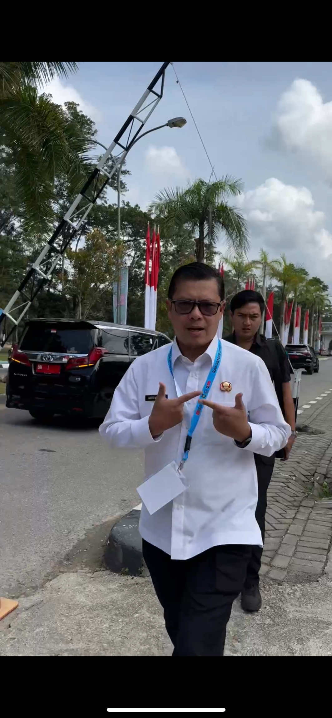 Turut hadir dalam rangkaian agenda penting yang diisi dengan talk show bersama para Menteri dan pimpinan lembaga, serta ditutup dengan keynote speech mengenai peningkatan kualitas produk hukum daerah dan pemberian penghargaan indeks kepatuhan daerah. Semoga sinergi antara pemerintah pusat dan daerah semakin kuat demi pelayanan terbaik bagi masyarakat. #KangAkue
