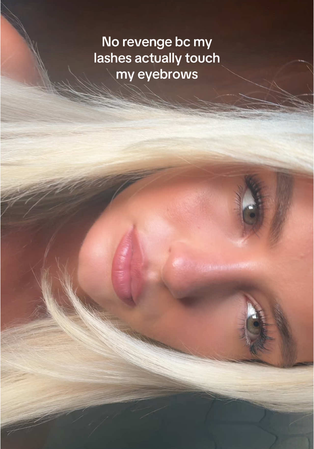 Proud of my Syrian roots 🇸🇾 #longlashes #naturallashes #longlashescheck #lorealtelescopic #syriangirl #blondegirl #greeneyes #arab #greeneyescheck 