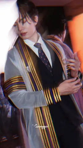 Siapa sih yang gamau sama berondong tua kaya gini? 🤪🤟 #boatyongyut #actorthai #boatoat🔥🔥🔥 #fypp #wisuda 
