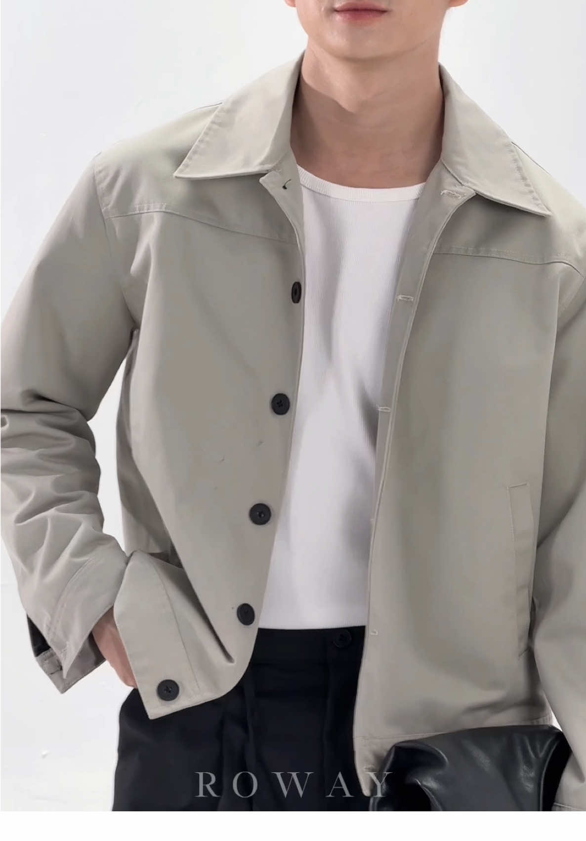 Một trong những gam màu độc lạ, nằm trong BST mới từ Roway. Lên outfit anh em tham khảo nha #xuhuong #roway 
