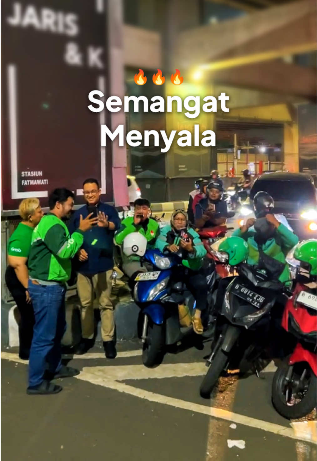 Bukan perkara mudah, tapi salut dengan teman-teman ojol yang dari panas sampai hujan, semangatnya tidak pernah padam :) 