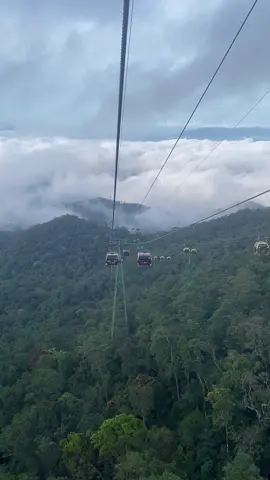 Dạ hôm nay đã anh chị nào săn được mây tại Ba Na Hills chưa ạ. Cho em xin cánh tay của đại gia đình mình nào 🥰🥰🥰🥰#BaNaAFF #banahills🏰 #checkinđànẵng #vebanagiare #dulichvietnam 