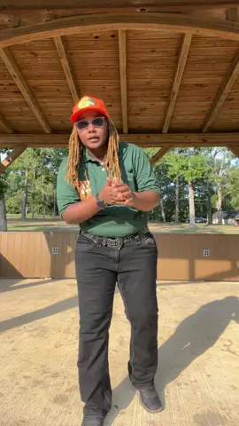 Do yo lil dance, go head get live 😮‍💨🔥 dc: @𝕊𝕞𝕠𝕠𝕧💛𝔎𝔫𝔦𝔤𝔥𝔱🖤 song: @DJ AP #fyp #foryoupage #mississippi #trailrideslide #linedancersoftiktok 