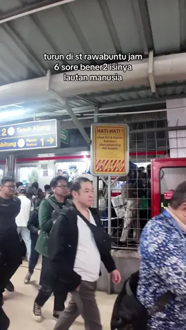 st rawabuntu adalah stasiunnya penjang rupiah, setuju ga nenk? #haifasalwa #anakkrl #anakkereta #empokKRL #stasiunrawabuntu 