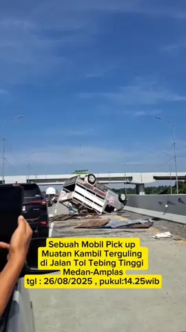 musibah ini Alhamdulillah gak ada korban jiwa , cuma kondisi mobil pickupnya yang lumayan parah. #beritaviral   #kecelakanlalulintas  #sumut