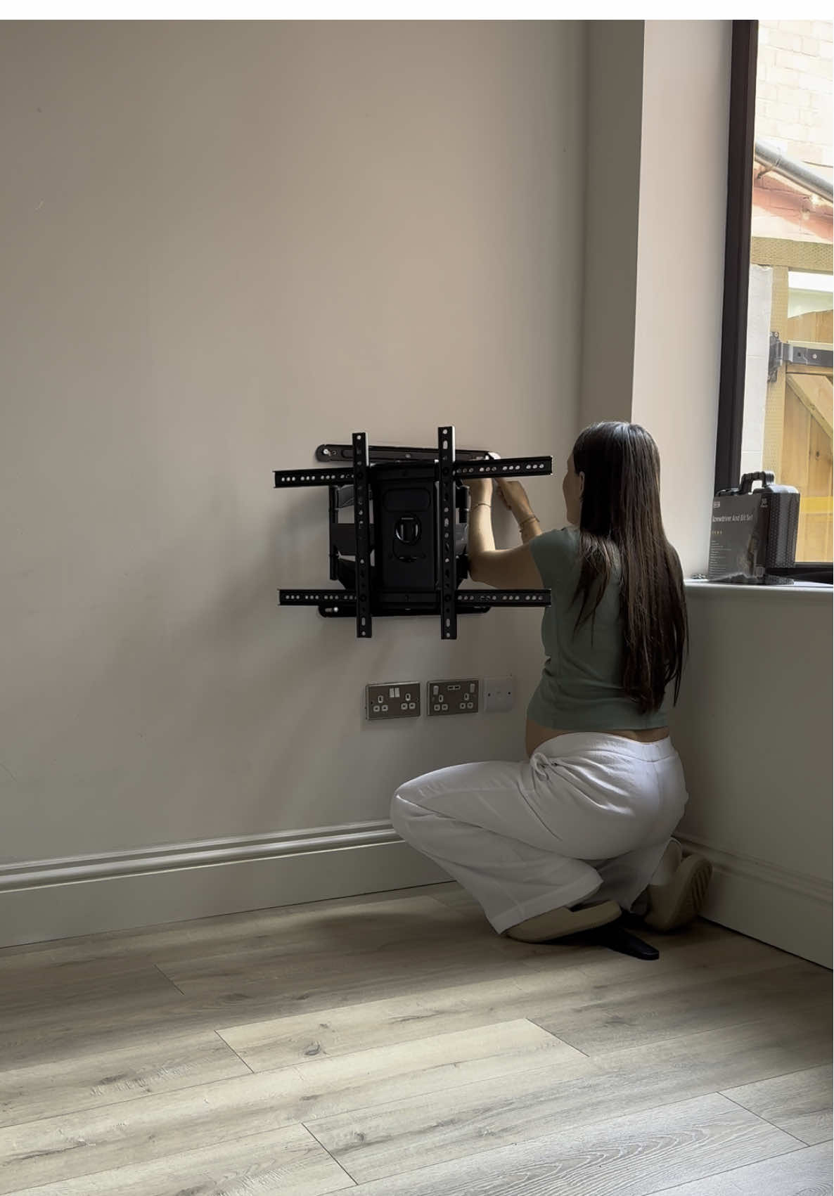 House update Part 1!! We have been very very busy bees trying to get everything sorted and can’t wait to share the progress we’ve made on our new home so far #fyp #nesting #thirdtrimester #homeimprovement #lifeintheuk 