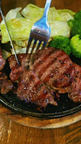 มื้อเย็นวันนี้ขอเปลี่ยนรสชาติให้ต่อมลิ้นซะหน่อย #steaktiktok 