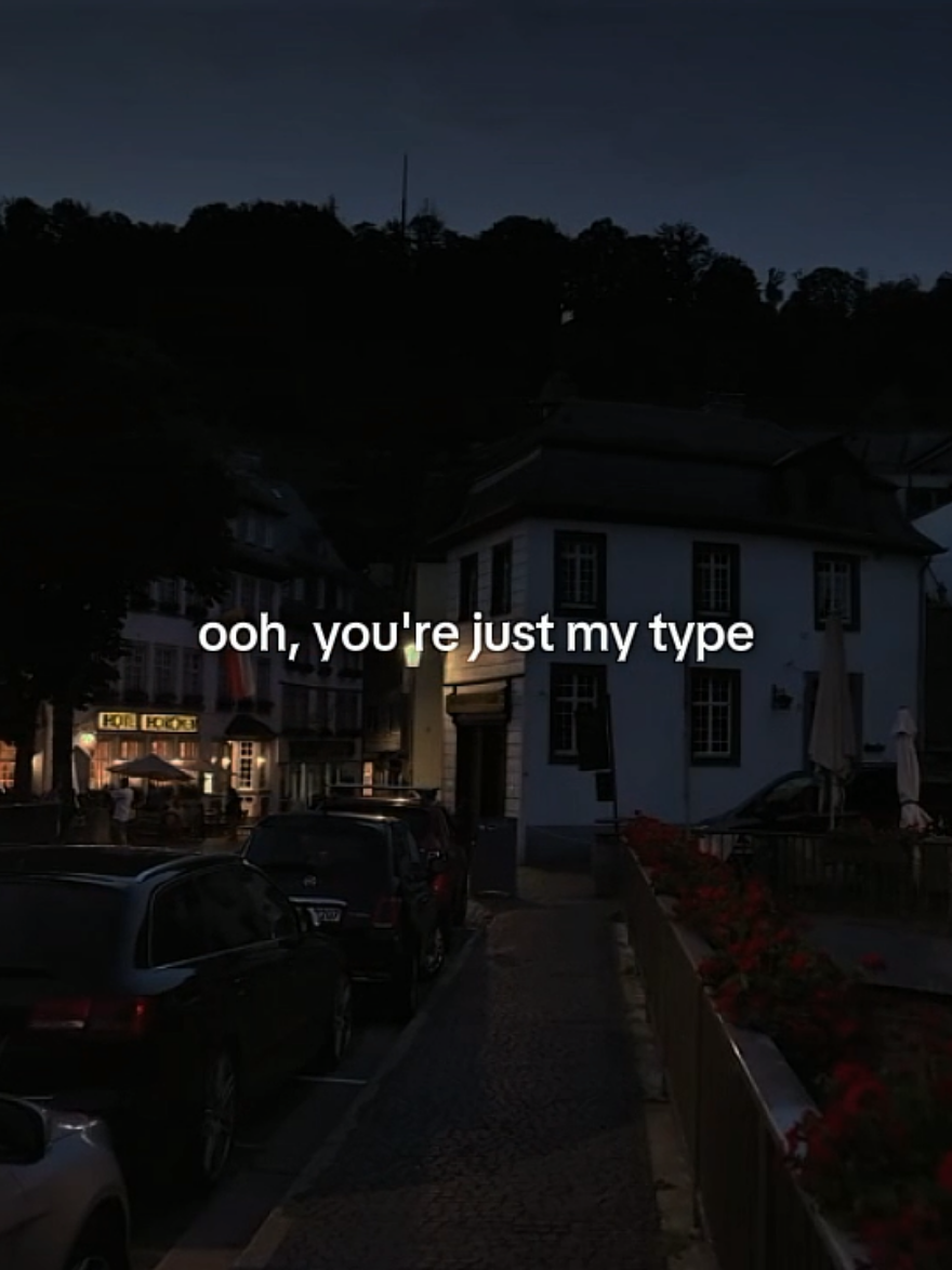 she's fine too, but i want u<3 #lloyd #you #lyrics #musicvibes #foryou 