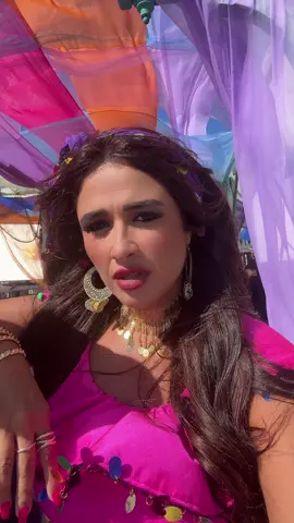 😂😂😂😂 عبوده بيقول الآه مش لاقي حد معاه